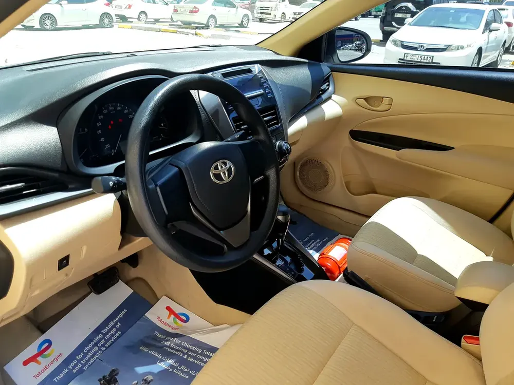 OYOTA YARIS 1.5L SE 2022 GCC SPEC NO ACCIDENT CRUISE BLUETOOTH AUX  NEW TYRES SINGLE OWN 3 KEYS - Image 11