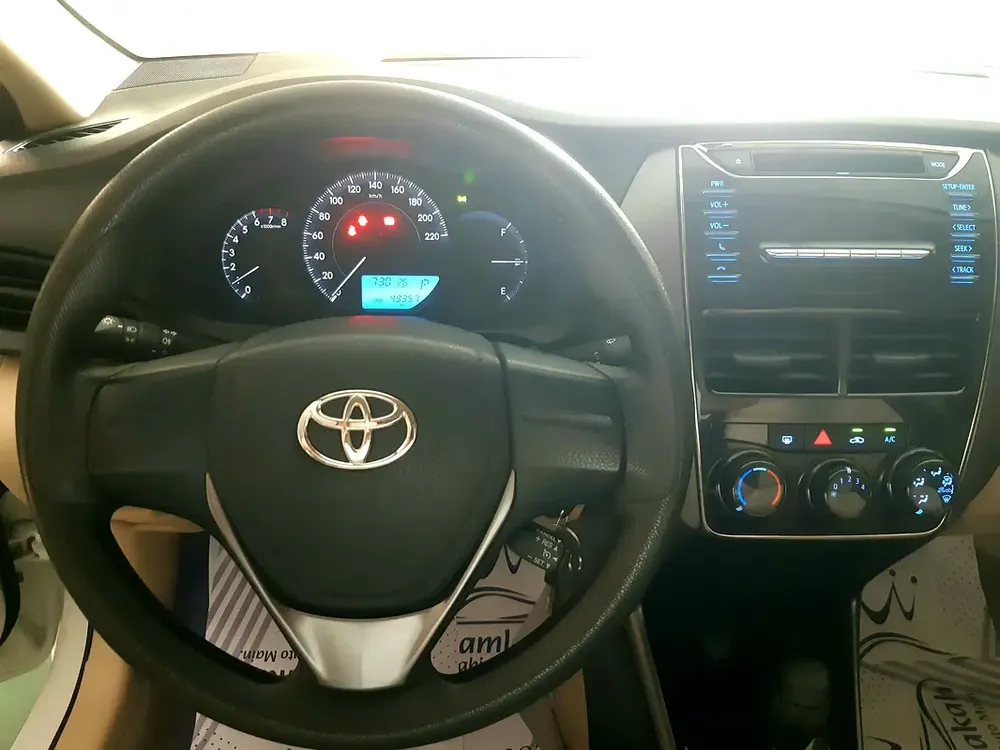 OYOTA YARIS 1.5L SE 2022 GCC SPEC NO ACCIDENT CRUISE BLUETOOTH AUX  NEW TYRES SINGLE OWN 3 KEYS - Image 8