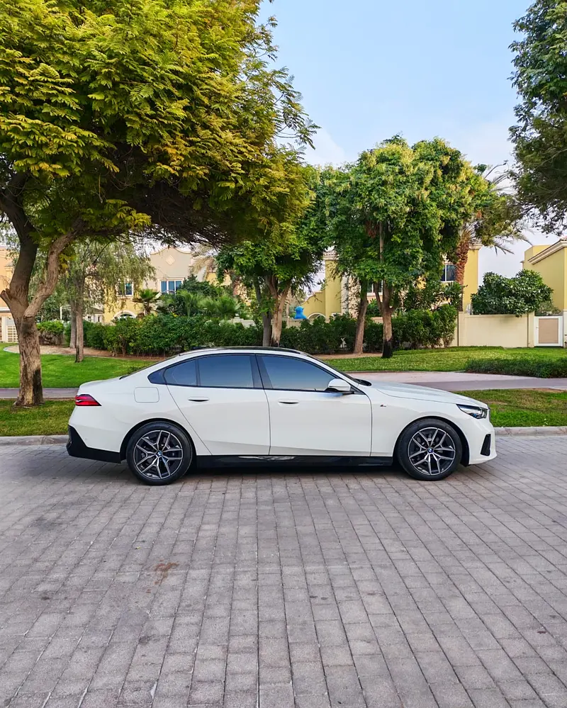 Bmw 520 i M kit - Image 8