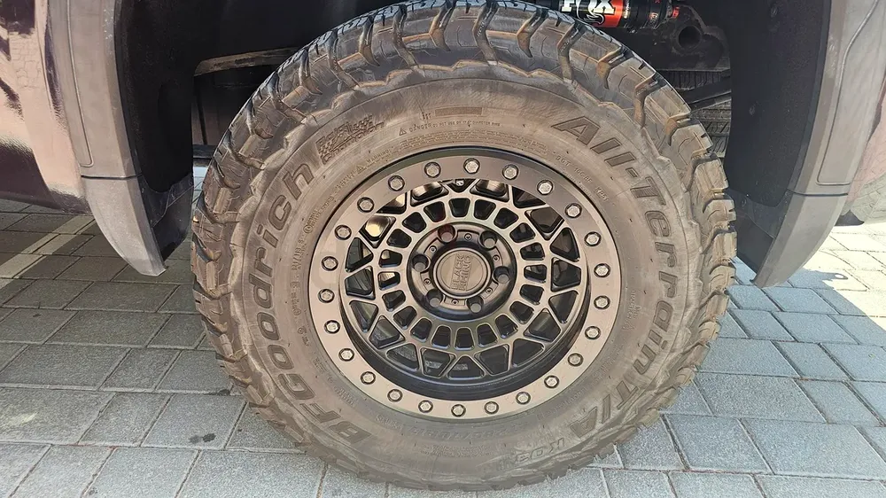Modified - GMC Sierra 1500 AT4 6.2L V8 - 2023 - GCC Specs - Image 19
