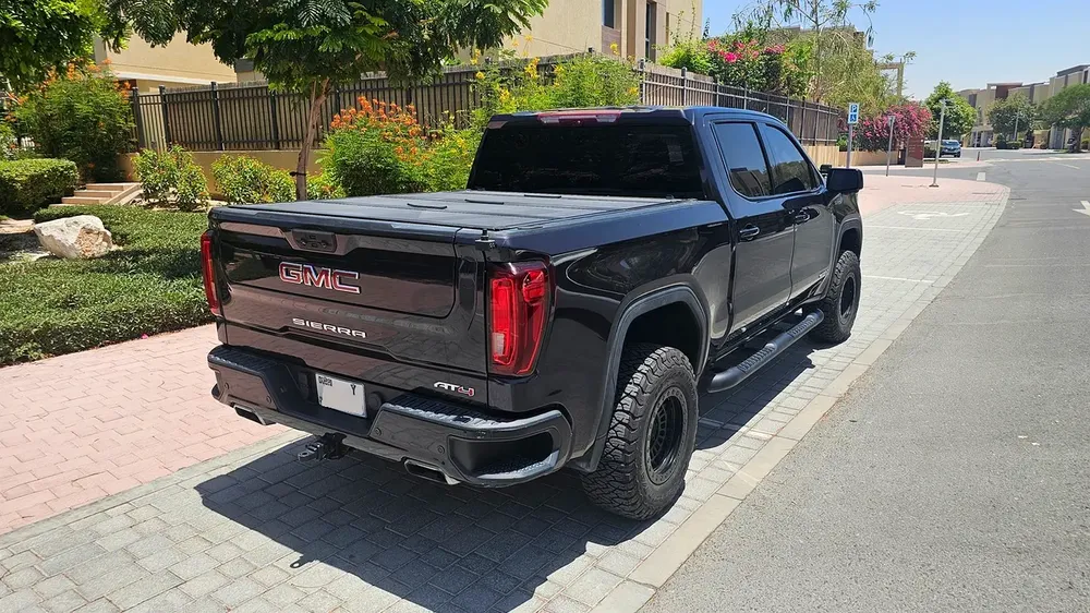 Modified - GMC Sierra 1500 AT4 6.2L V8 - 2023 - GCC Specs - Image 4