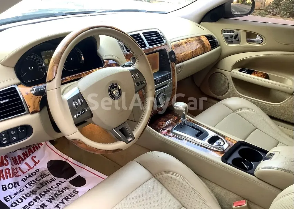 JAGUAR XKR 2009 ..GCC...CLEAN CAR - Image 6
