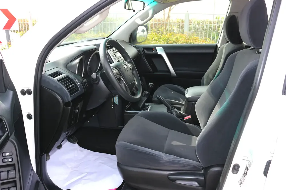 TOYOTA PRADO DIESEL 2018 MANUAL GEAR - Image 12