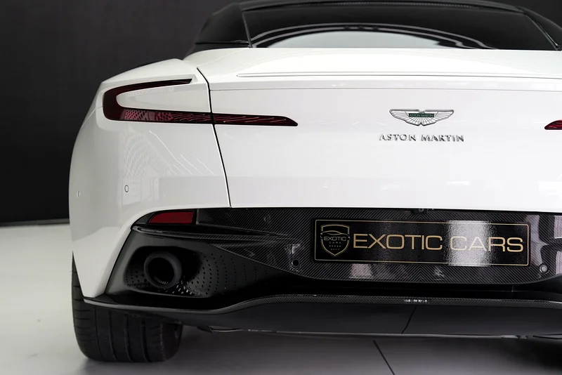 DB 11 V8 - TWO TONE INTERIOR - CARBON EXTERIOR - WARRANTY AVAILABLE - Image 6