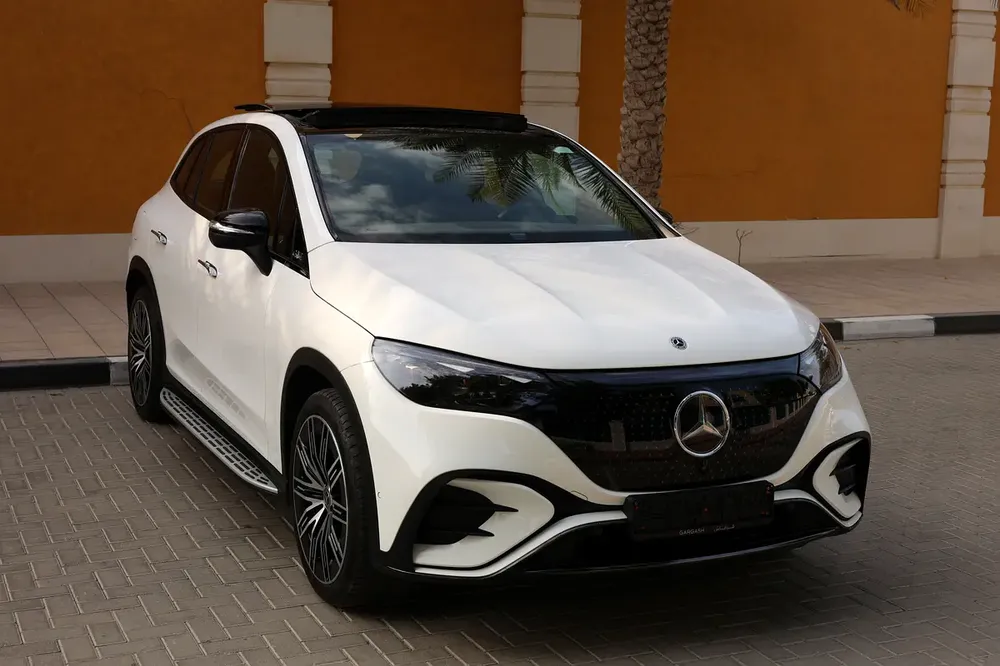 Mercedes-Benz EQE 350 4MATIC 2024 -500km- GCC Specs - Pristine Condition - Image 6