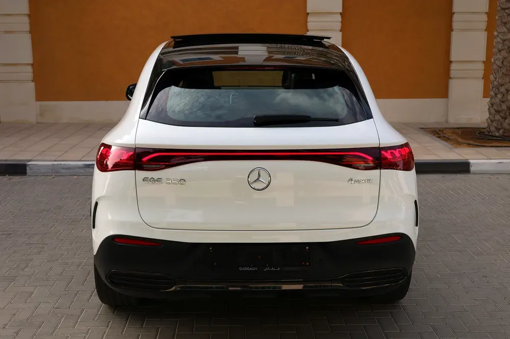 Mercedes-Benz EQE 350 4MATIC 2024 -500km- GCC Specs - Pristine Condition - Image 9