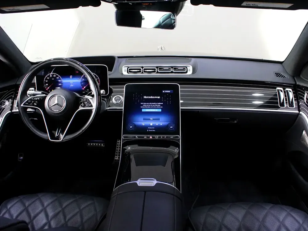 2024 - Mercedes-Benz S580 V8 with warranty for 444,000.00 AED - Image 14