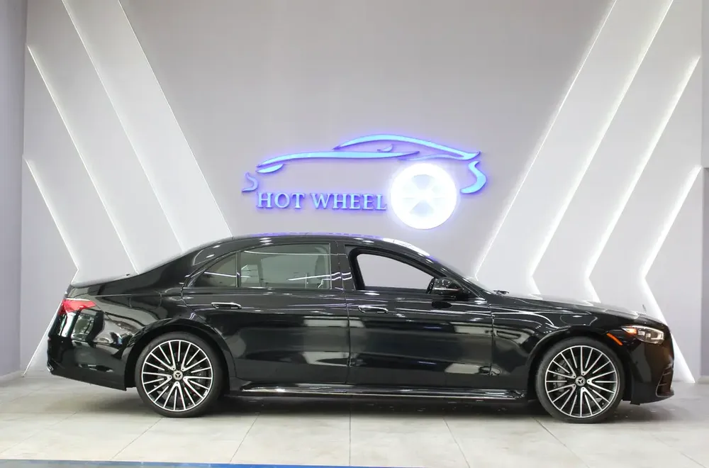 2024 - Mercedes-Benz S580 V8 with warranty for 444,000.00 AED - Image 5