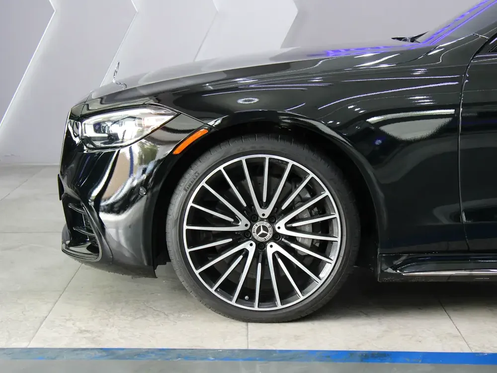 2024 - Mercedes-Benz S580 V8 with warranty for 444,000.00 AED - Image 7