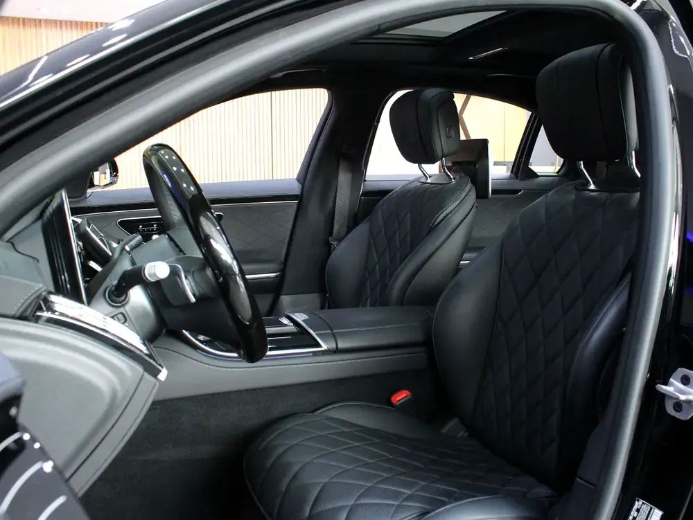 2024 - Mercedes-Benz S580 V8 with warranty for 444,000.00 AED - Image 9
