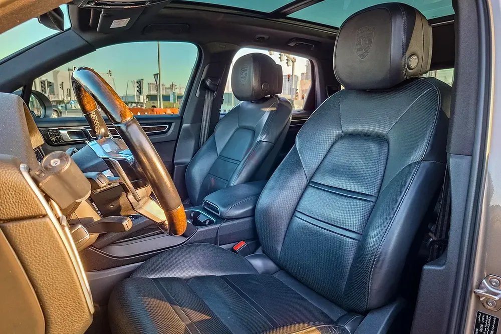 AED 2659/month | 2019 Porsche Cayenne  | GCC Specs | Ref#404032 - Image 10