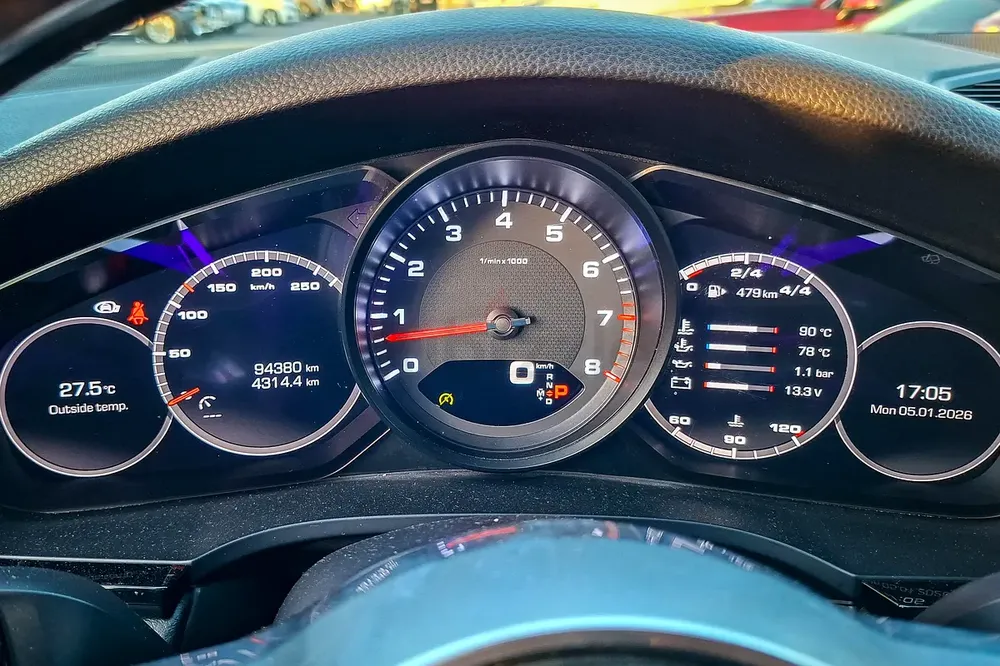 AED 2659/month | 2019 Porsche Cayenne  | GCC Specs | Ref#404032 - Image 15