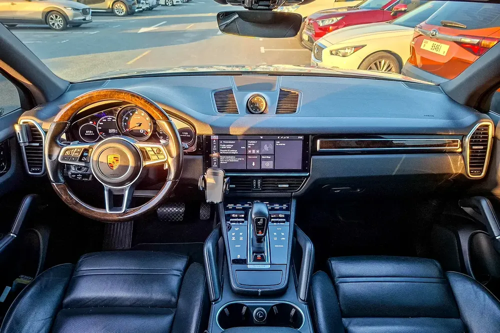 AED 2659/month | 2019 Porsche Cayenne  | GCC Specs | Ref#404032 - Image 9
