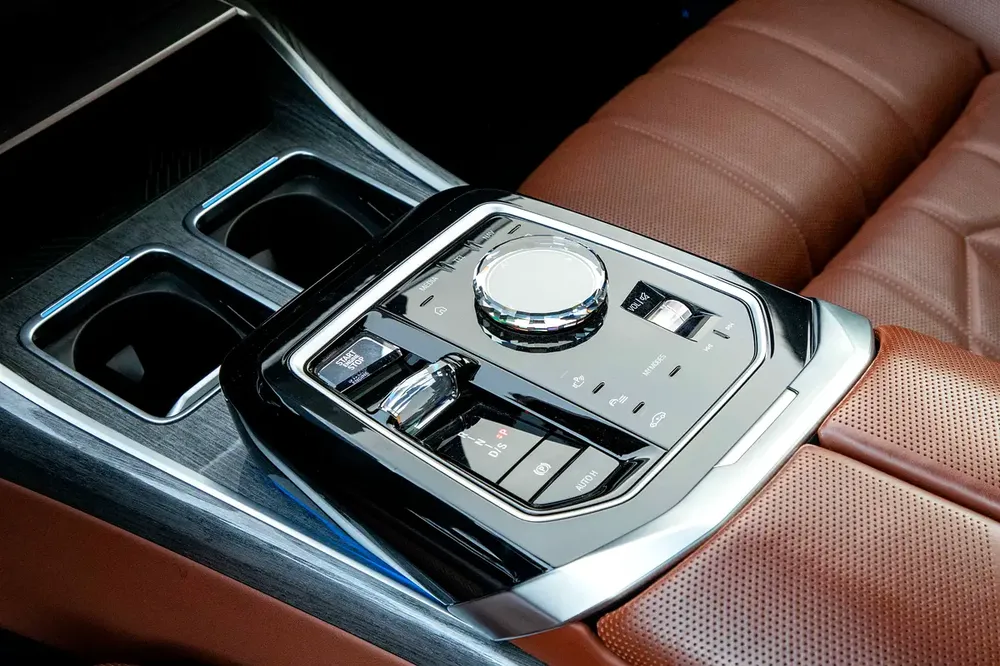 5,190 P.M |  735i | History | 0% Downpayment | BMW SERVICE HISTORY | UNDER WARRANTY! - Image 10