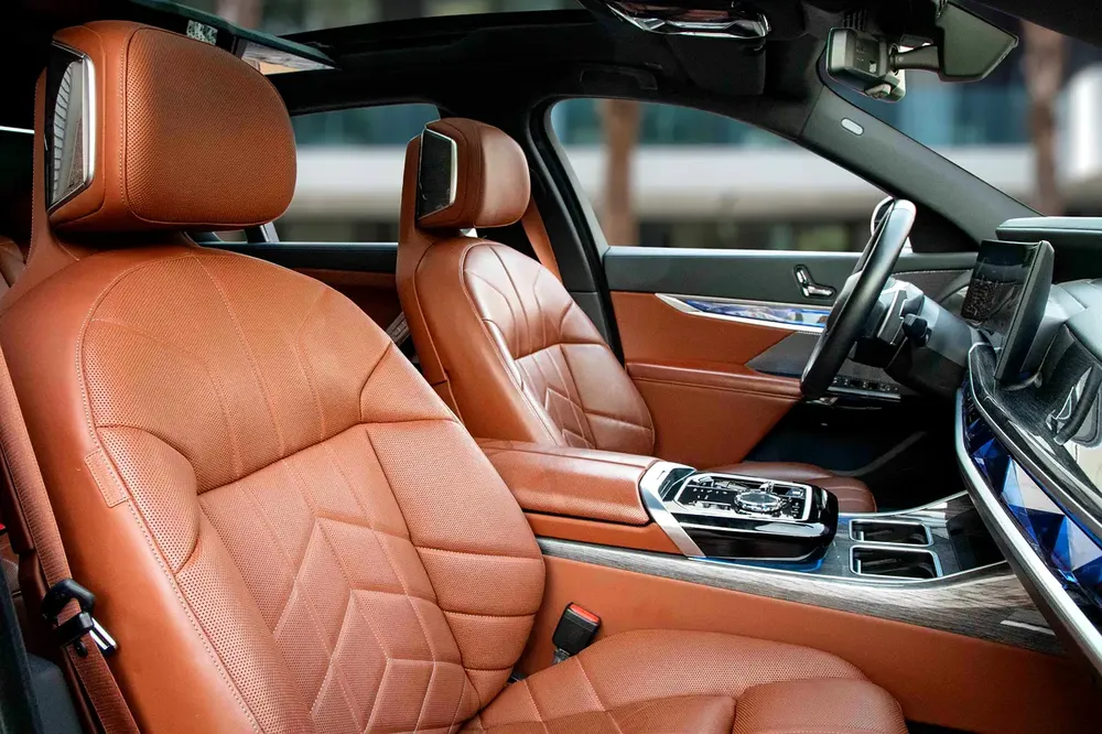 5,190 P.M |  735i | History | 0% Downpayment | BMW SERVICE HISTORY | UNDER WARRANTY! - Image 11