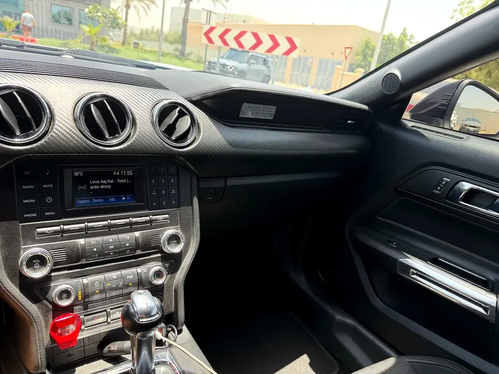 Ford Mustang V6 2016 GCC Specs ( Convertible ) ( Low kms ) . - Image 11