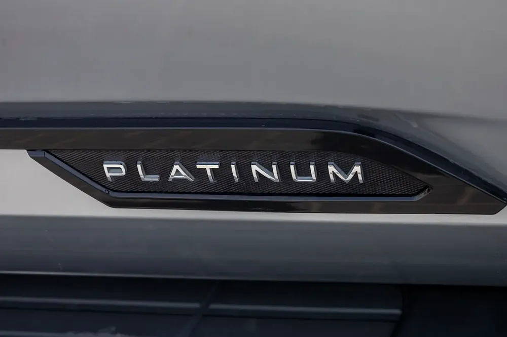 Toyota Tundra Platinum Double Cab Utility 2023 American Specs  | Warranty - Image 10