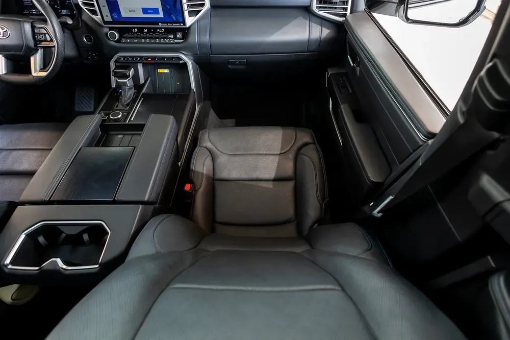 Toyota Tundra Platinum Double Cab Utility 2023 American Specs  | Warranty - Image 14