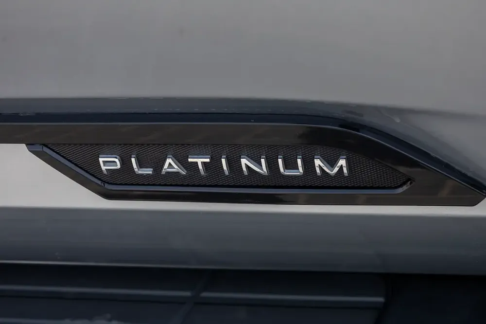 Toyota Tundra Platinum Double Cab Utility 2023 American Specs  | Warranty - Image 9