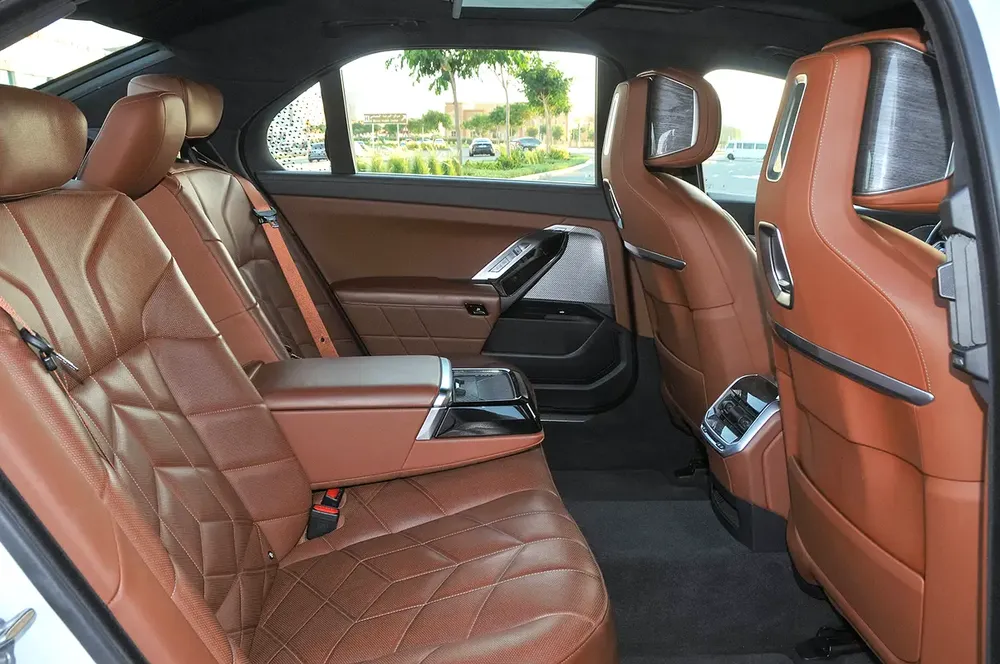 BMW 7-Series 735i | 2024 | GCC Specs | AGMC Warranty - Image 11