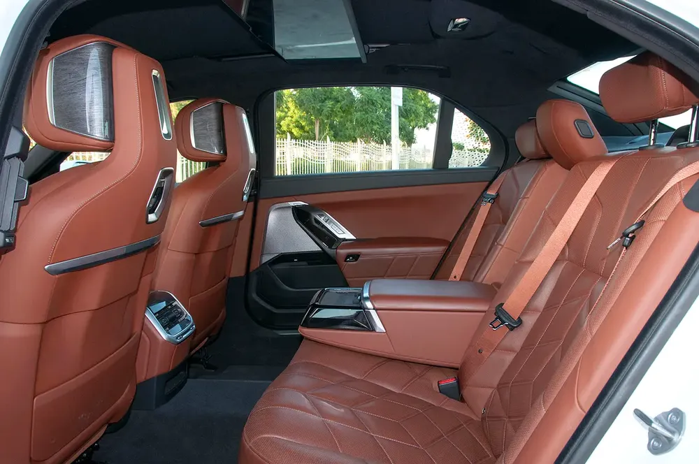 BMW 7-Series 735i | 2024 | GCC Specs | AGMC Warranty - Image 12