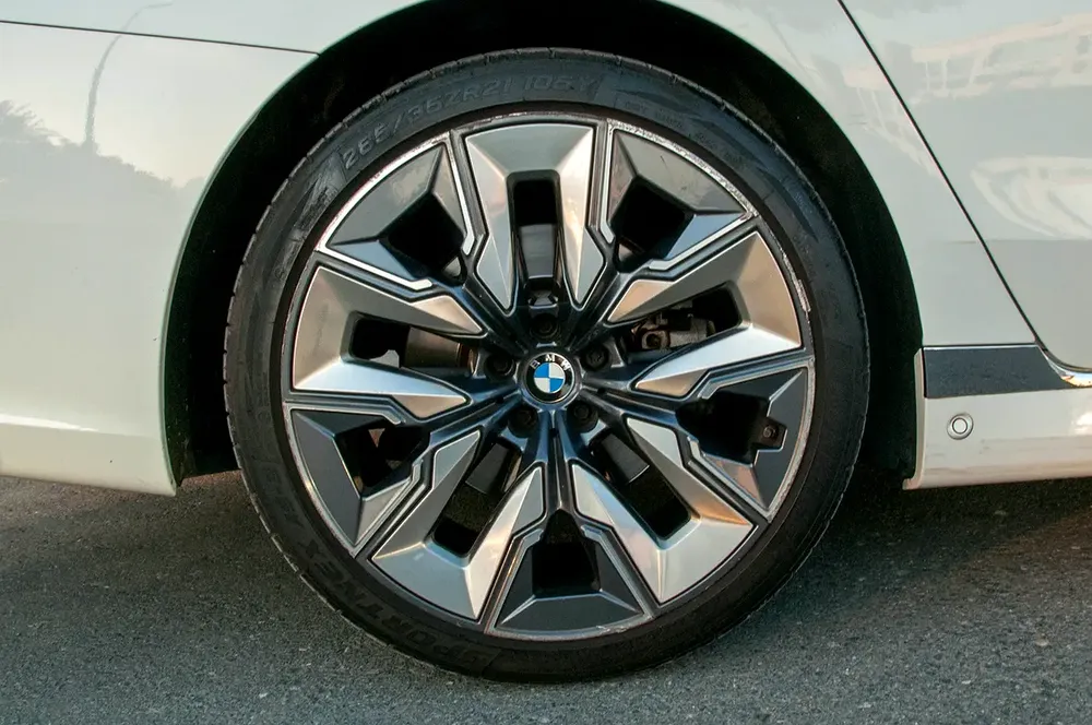 BMW 7-Series 735i | 2024 | GCC Specs | AGMC Warranty - Image 18