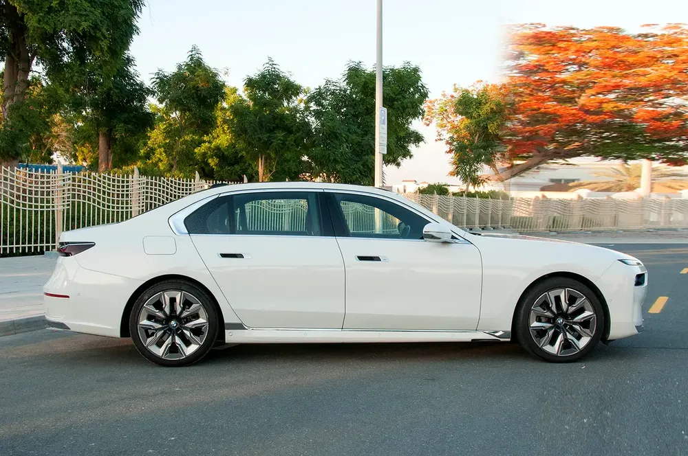 BMW 7-Series 735i | 2024 | GCC Specs | AGMC Warranty - Image 5