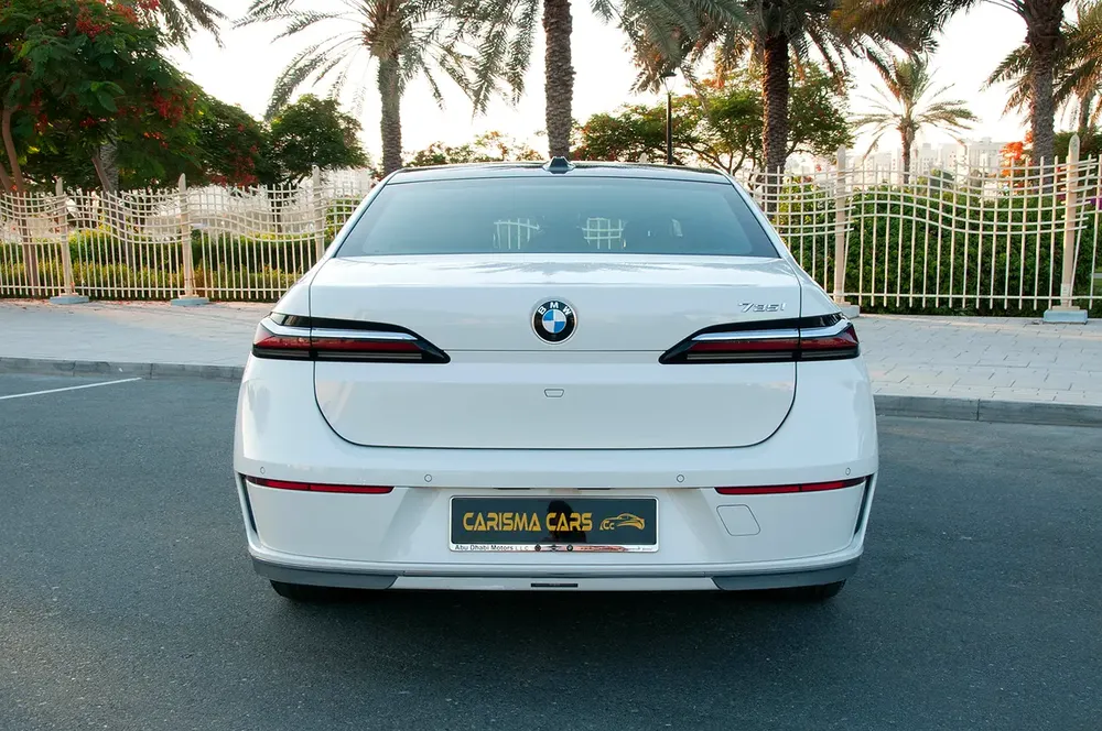 BMW 7-Series 735i | 2024 | GCC Specs | AGMC Warranty - Image 8