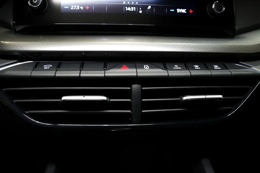Skoda Octavia Ambition Cloth 1.6 - Image 10