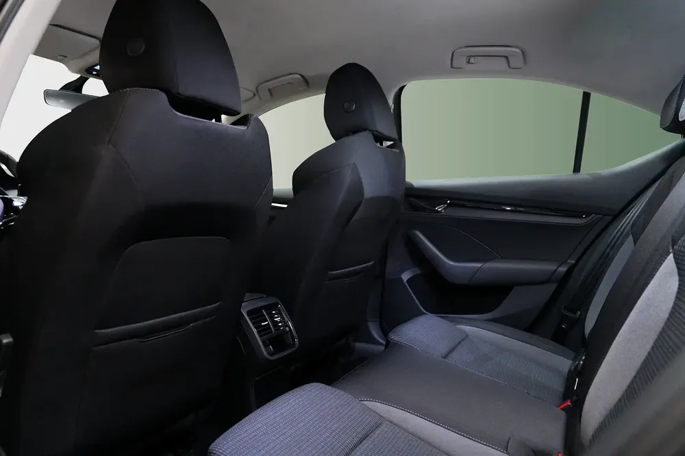 Skoda Octavia Ambition Cloth 1.6 - Image 8