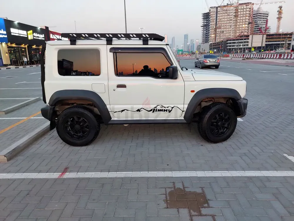 Suzuki jimny 1.5 4wd service history 7yrs warranty - Image 5