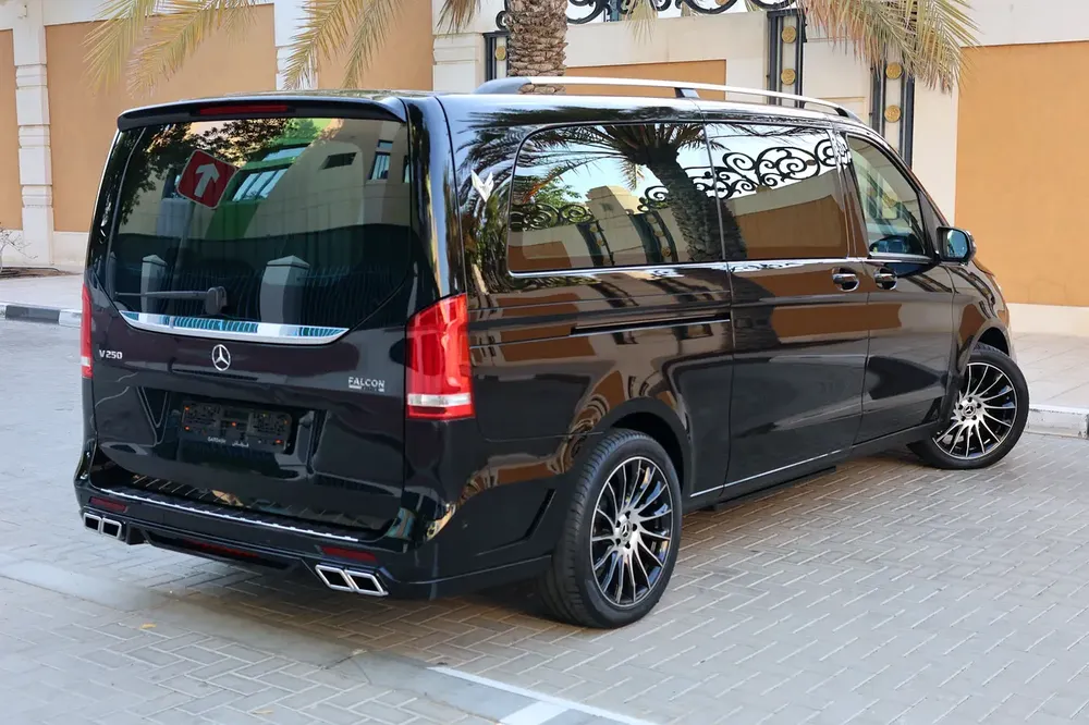 Mercedes-Benz V-Class V 250 2024 - GCC Specs - Brand New - Image 5