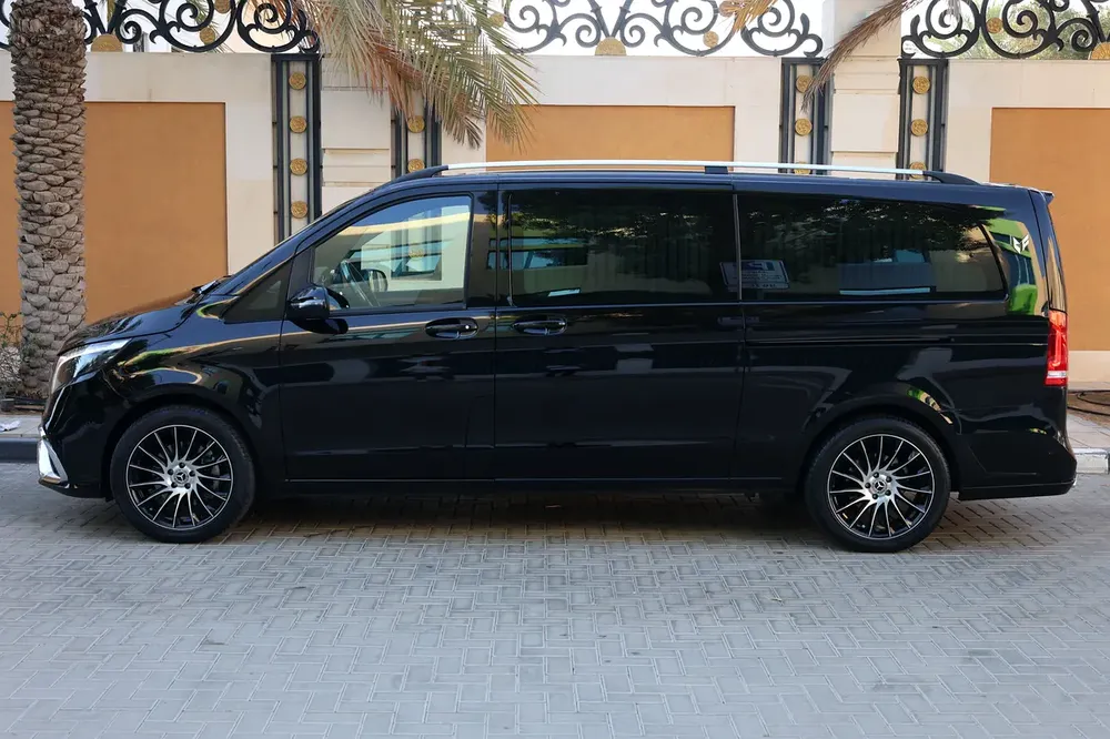 Mercedes-Benz V-Class V 250 2024 - GCC Specs - Brand New - Image 7