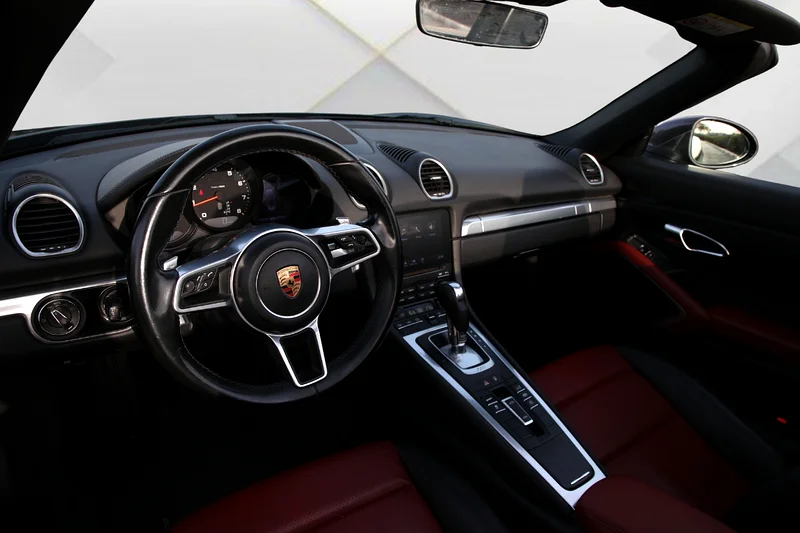 PORSCHE 718 SPYDER 2019 - GCC - FULLY LOADED AMAZING CONDITION - Image 10