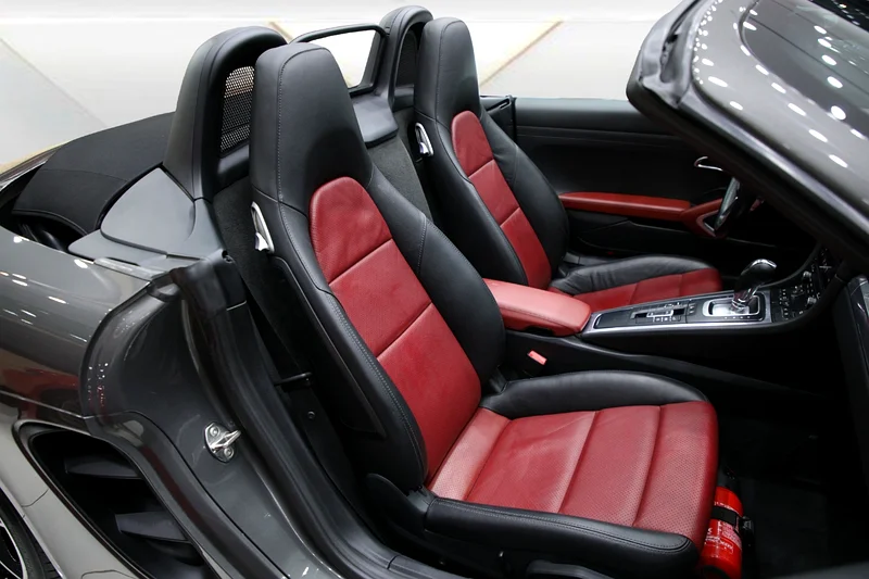 PORSCHE 718 SPYDER 2019 - GCC - FULLY LOADED AMAZING CONDITION - Image 13