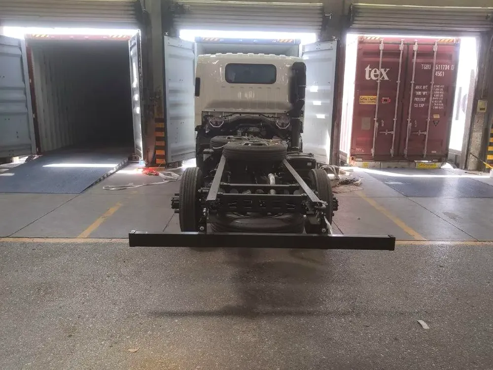 Isuzu NPR71 Chassis Truck - Image 5
