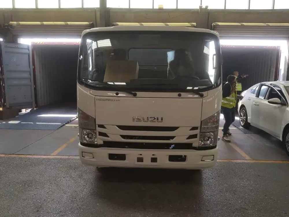 Isuzu NPR71 Chassis Truck - Image 8