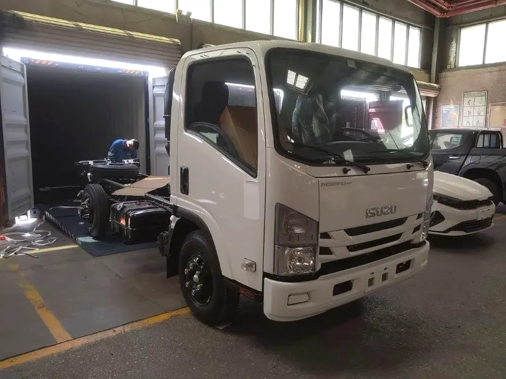 Isuzu NPR71 Chassis Truck - Image 9