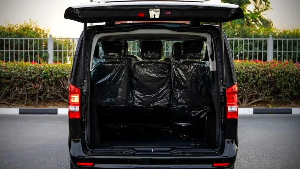 2025 Mercedes-Benz V300 Extra Long (6 + 2 Seating) 2.0L 4-Cyl Petrol A/T RWD 4x2 Export Only - Image 4