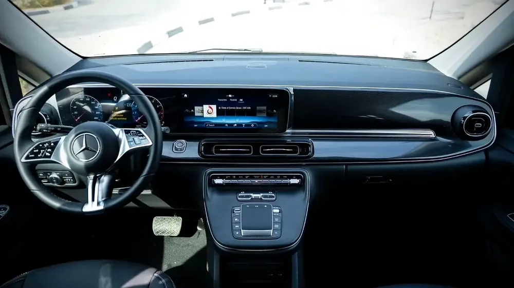 2025 Mercedes-Benz V300 Extra Long (6 + 2 Seating) 2.0L 4-Cyl Petrol A/T RWD 4x2 Export Only - Image 6