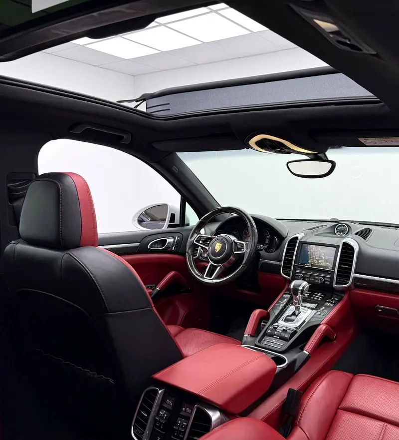2016 Porsche Cayenne S, Service History, Fully Loaded, Excellent Condition, GCC - Image 13
