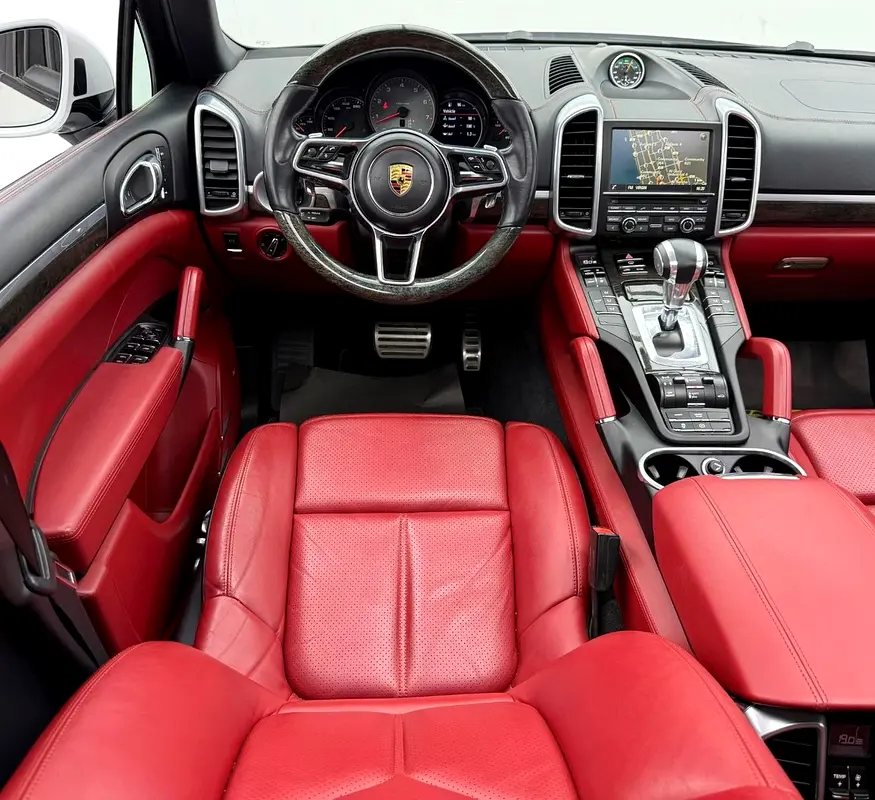 2016 Porsche Cayenne S, Service History, Fully Loaded, Excellent Condition, GCC - Image 8
