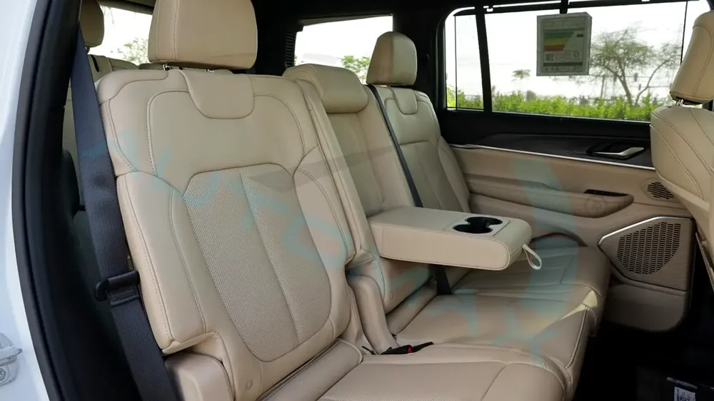 2025 Jeep Grand Cherokee L Limited Plus Luxury V6 3.6L 4X4 GCC 0Km With 3 Years Warranty Or 60k km - Image 13