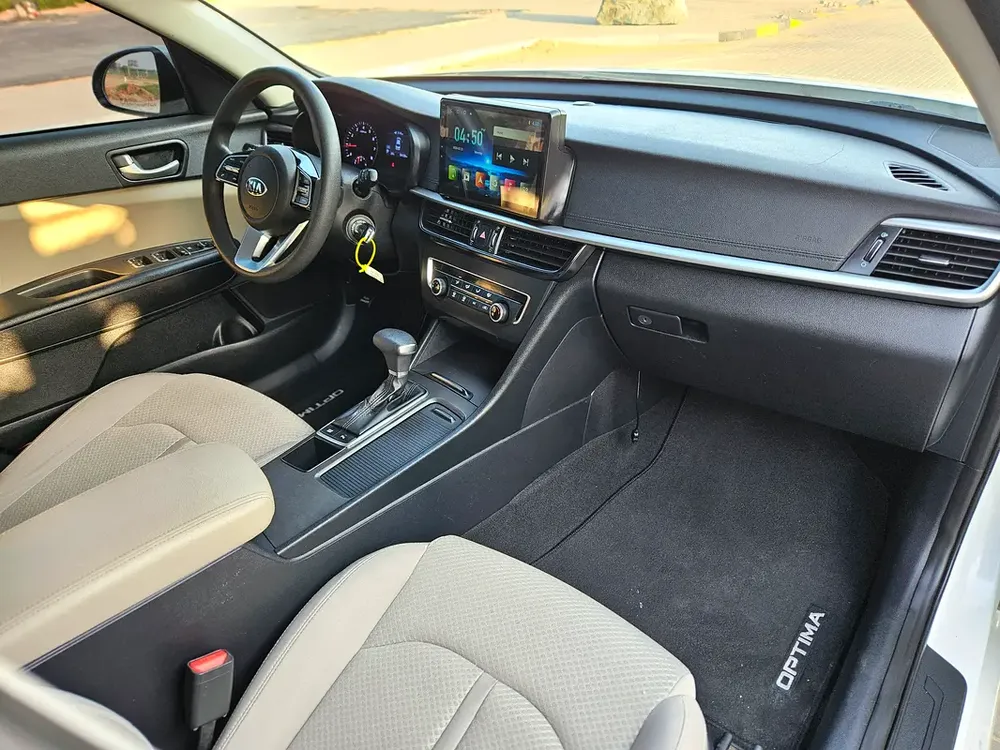 2020 Kia Optima MID With Navigation And Pedal Shifters Prestine Condition Low KM Family Sedan - Image 10