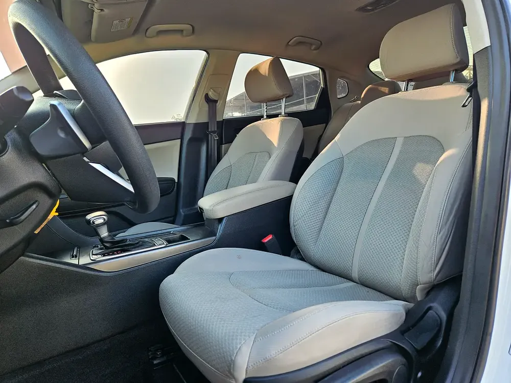 2020 Kia Optima MID With Navigation And Pedal Shifters Prestine Condition Low KM Family Sedan - Image 6