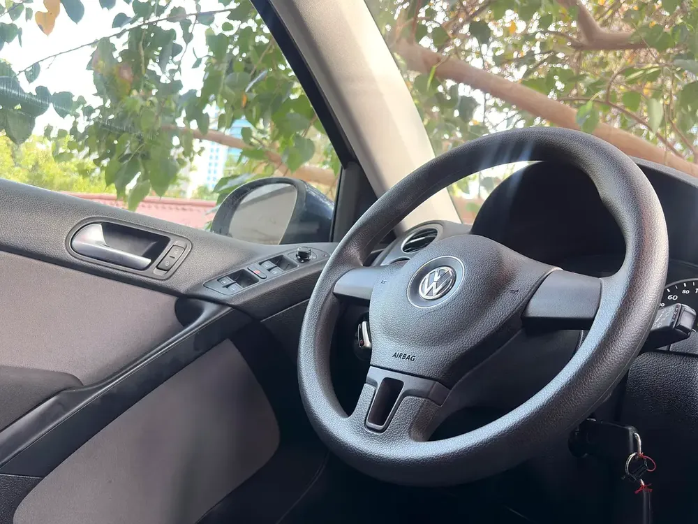 Volkswagen Tiguan SEL 2016 | GCC Specs | Low Mileage | Full Service History - Image 4