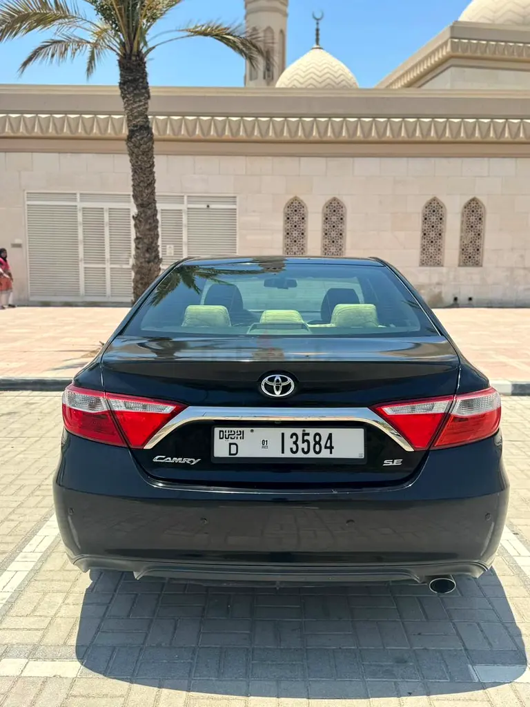Toyota Camry 2017.....well maintained - Image 4