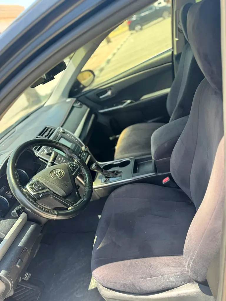 Toyota Camry 2017.....well maintained - Image 8