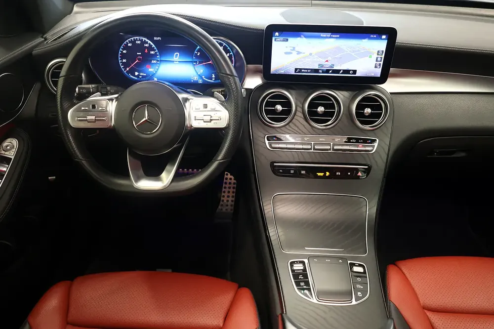 GLC200 AMG - GCC SPECS - UNDER WARRANTY UNTIL  MAY 2026 - FULL SERVICE HISTORY FROM - ACCIDENT FREE - Image 13