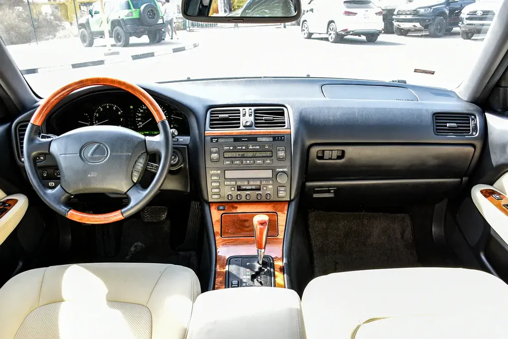 1998 - LEXUS LS400 - SUPER CLEAN  - ONLY 89,000 KM - Image 10
